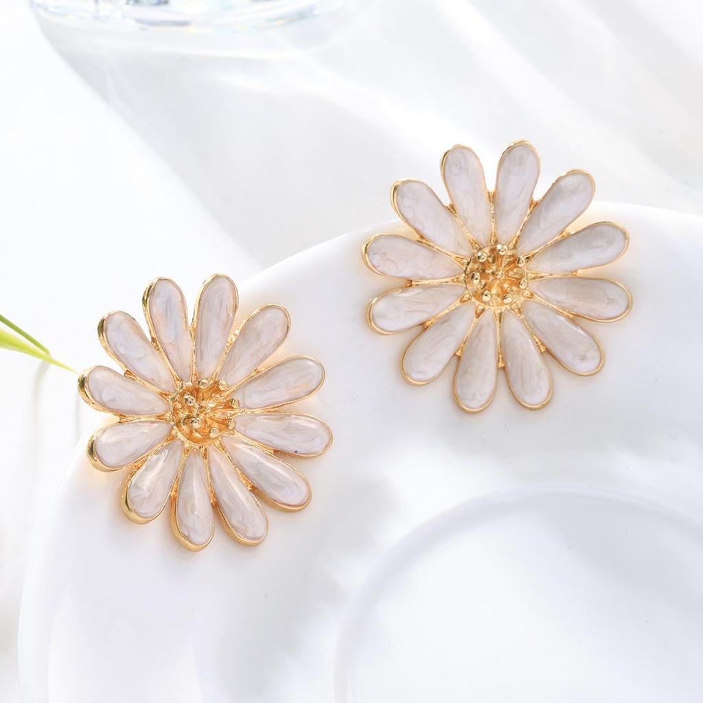Japanese & Korean-Inspired Daisy Stud Earrings: Elegant Light Luxury, Versatile Design for Women