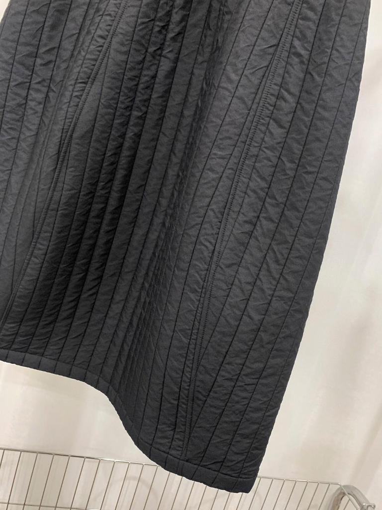 Minimalist Quilted Warm Pleated Cotton Midi Skirt in Dark Horse