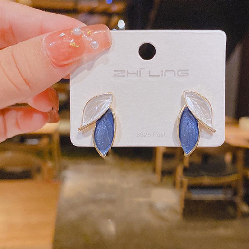 LATS French Exquisite Leaf Earrings Korean Light High Design Sense Stud Earring Unusual Jewelry for Women