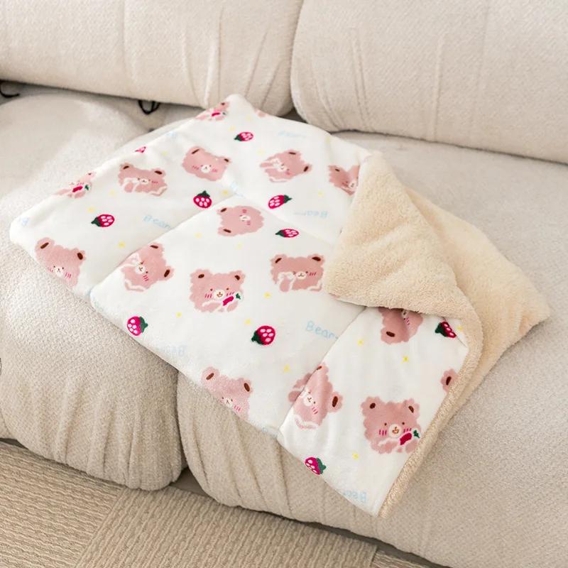 Cartoon teddy bear flannel pet blanket dog mat blanket pet supplies
