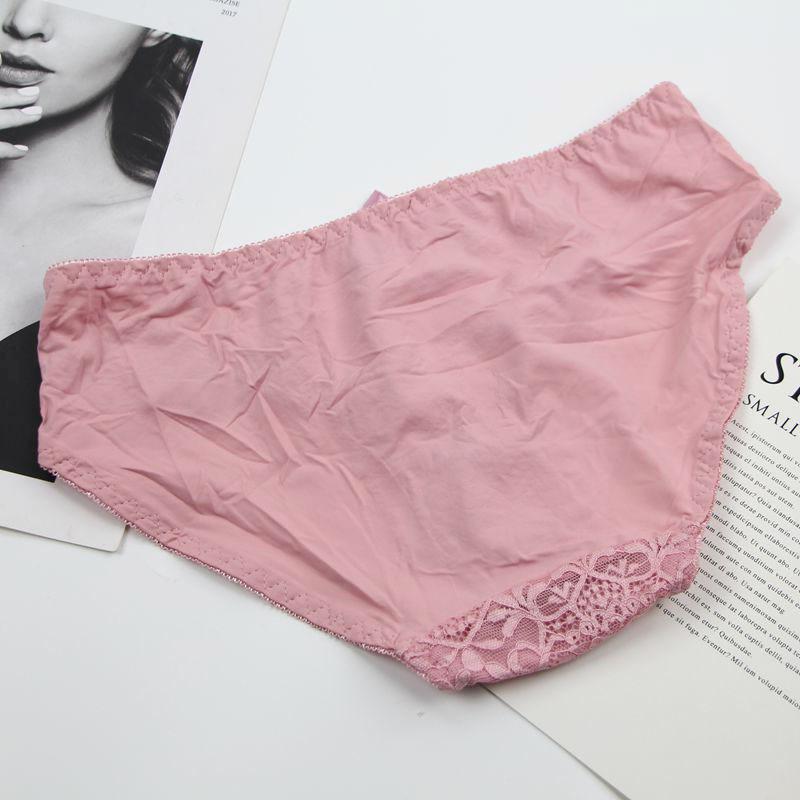 Sexy Luxurious High-end Western-style Lingerie Set Featuring A Fashionable Push-up Lace Bra and Skin-friendly Breathable Panties