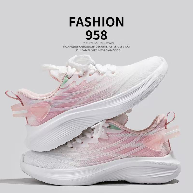Summer breathable new fly-woven mesh sneakers lightweight running versatile student running sneakers women's shoes