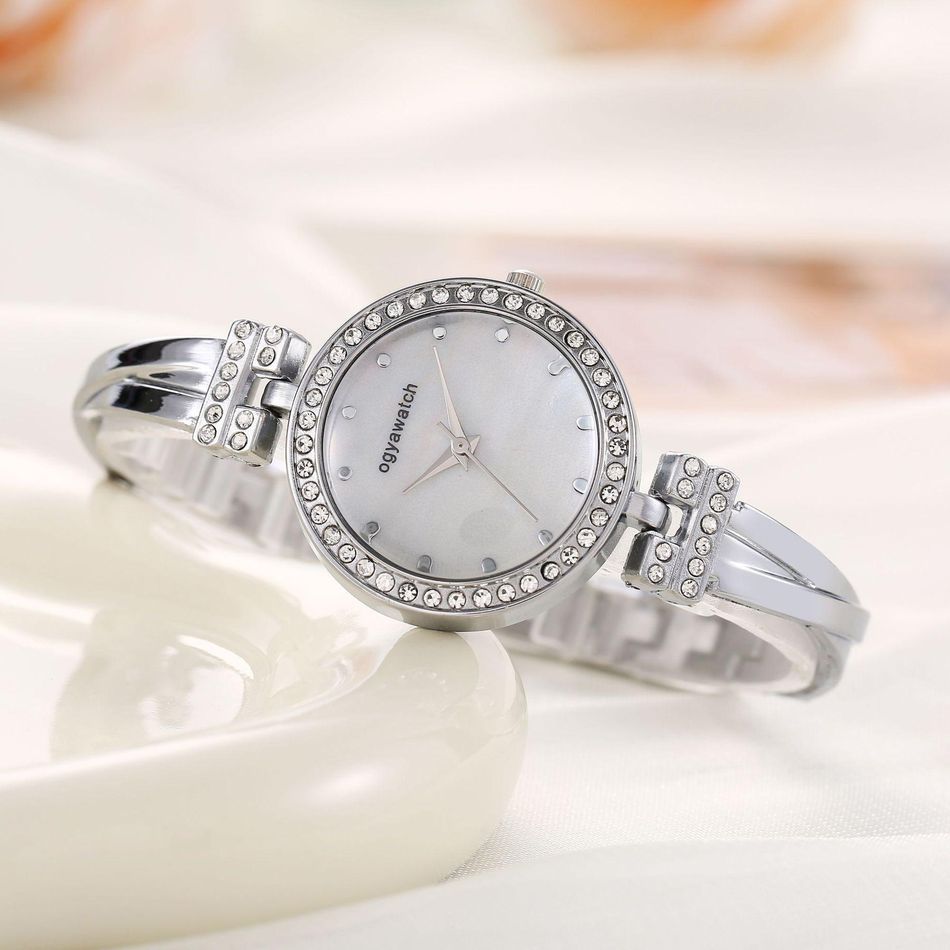 Новые женские часы Роскошные женские часы Стильные и элегантные Новые кварцевые часы Товары для женщин Женские аксессуары. серебряный