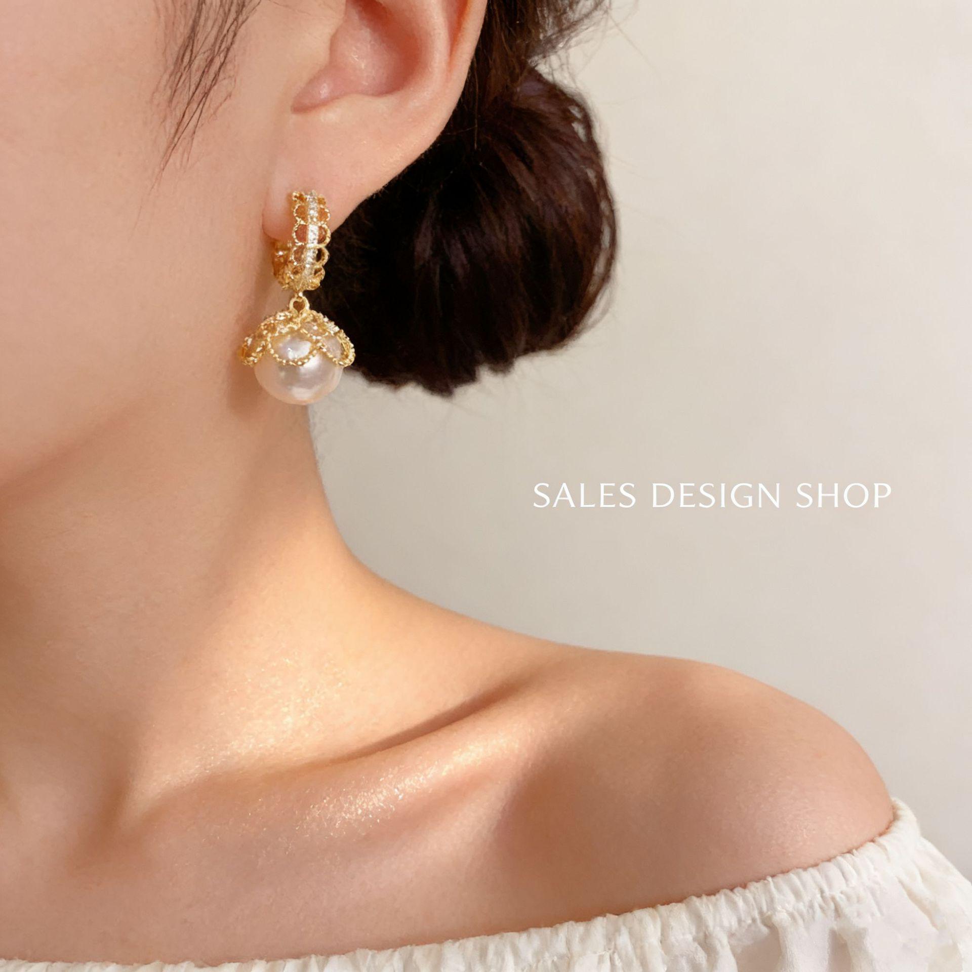 French Retro Pearl Lace Edge Earrings: Light Luxury Fashionable Versatile High-End Jewelry
