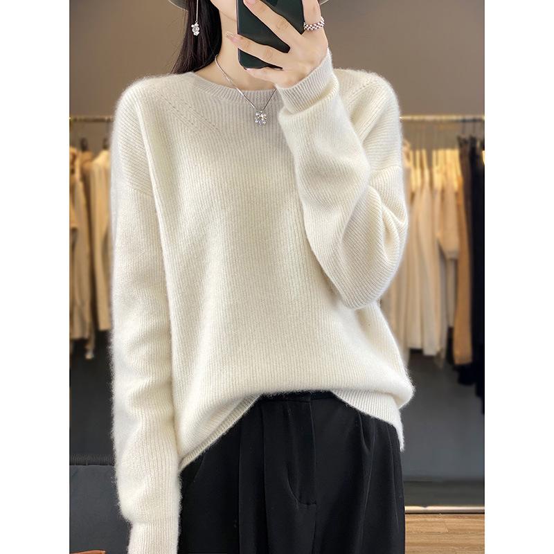 Women's Slimming Wool Pullover Sweater - Loose Knit, Versatile Autumn/Winter Base Layer, Solid Color, Round Neck.