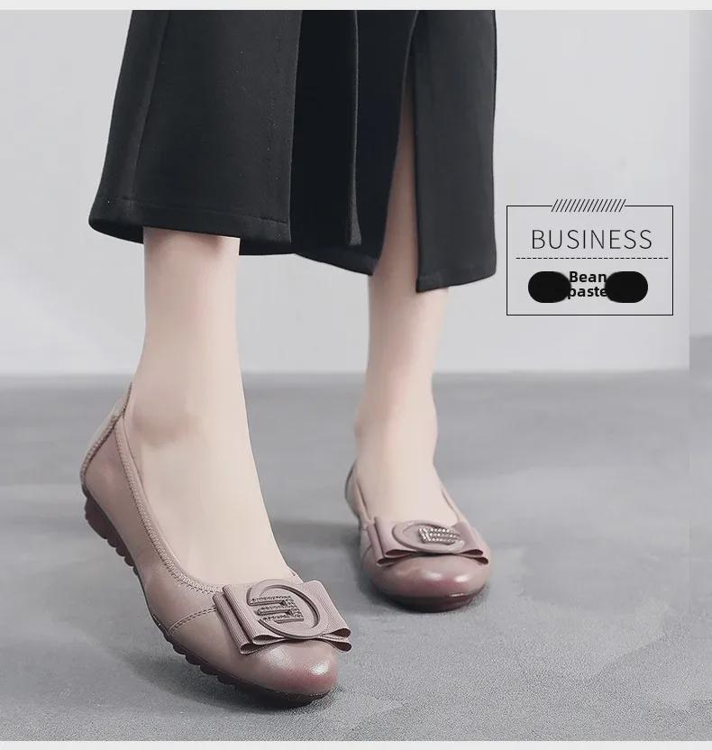 Comfortable Leather Women's Flats: Soft Sole Four Seasons Shoes for Spring & Autumn - Ideal for Middle-Aged & Elderly