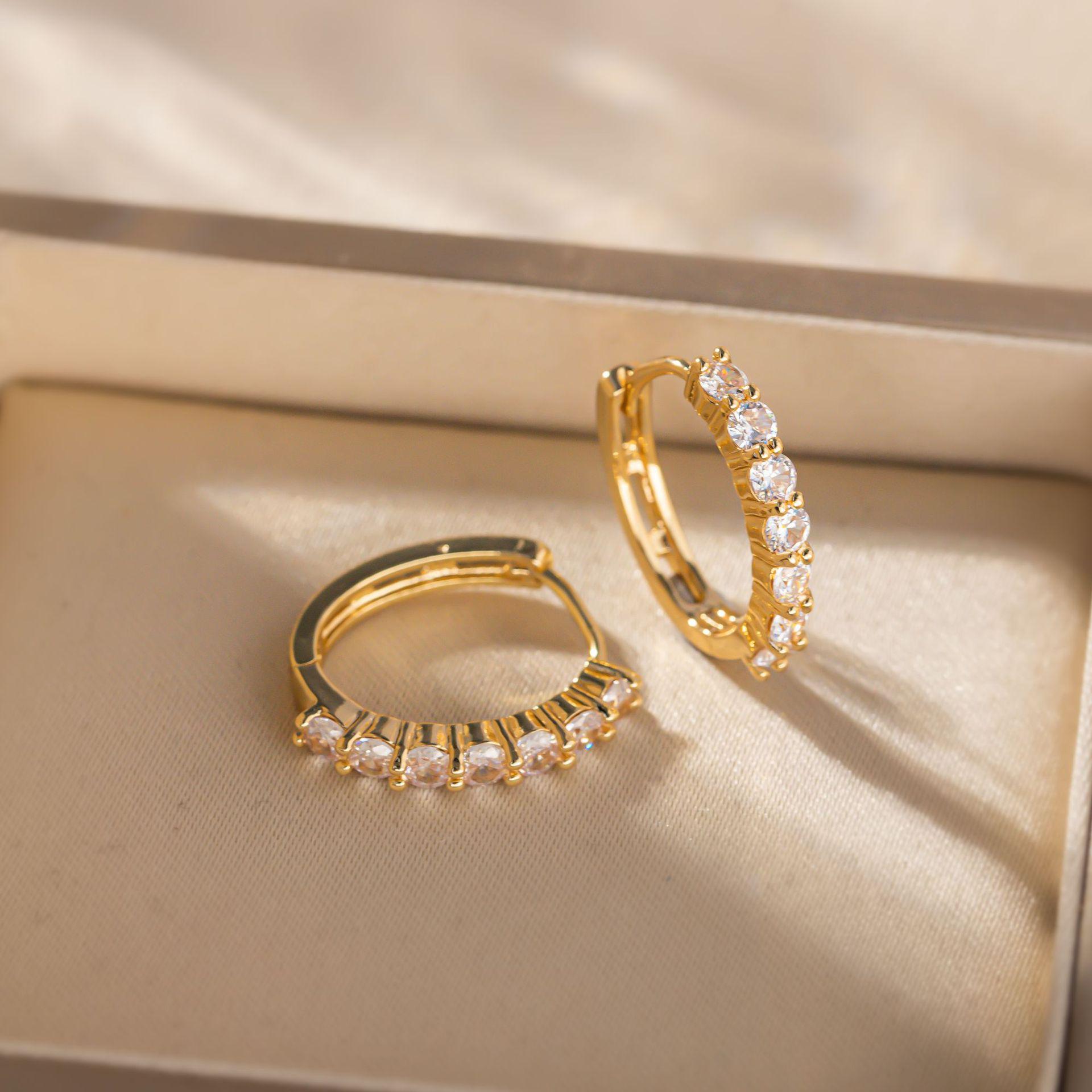 European  American Single Row Rhinestone Earrings: Fashionable, Versatile Stud Accessories for Women