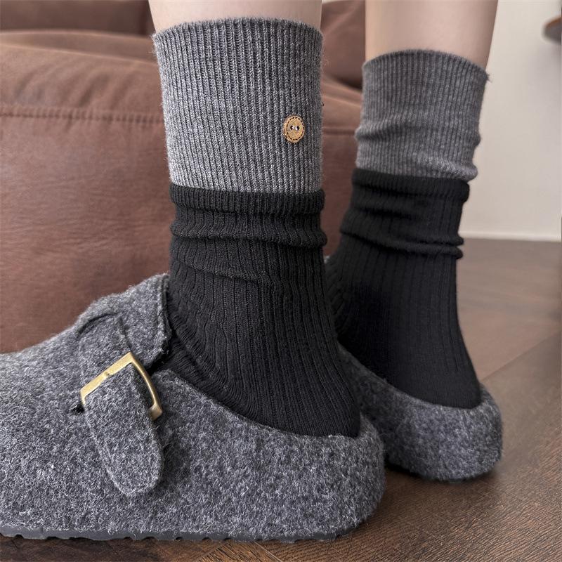 

Autumn and Winter Cashmere Socks, Women s Color-blocking Button Soft and Glutinous Wool Mid-calf Socks, Small Pile Socks 1 pair чорний