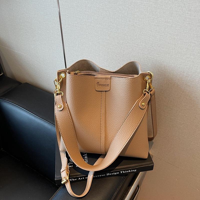 Summer Underarm Bag Women's New Large-capacity Commuting Niche High-end Single Shoulder Crossbody Bucket Bag