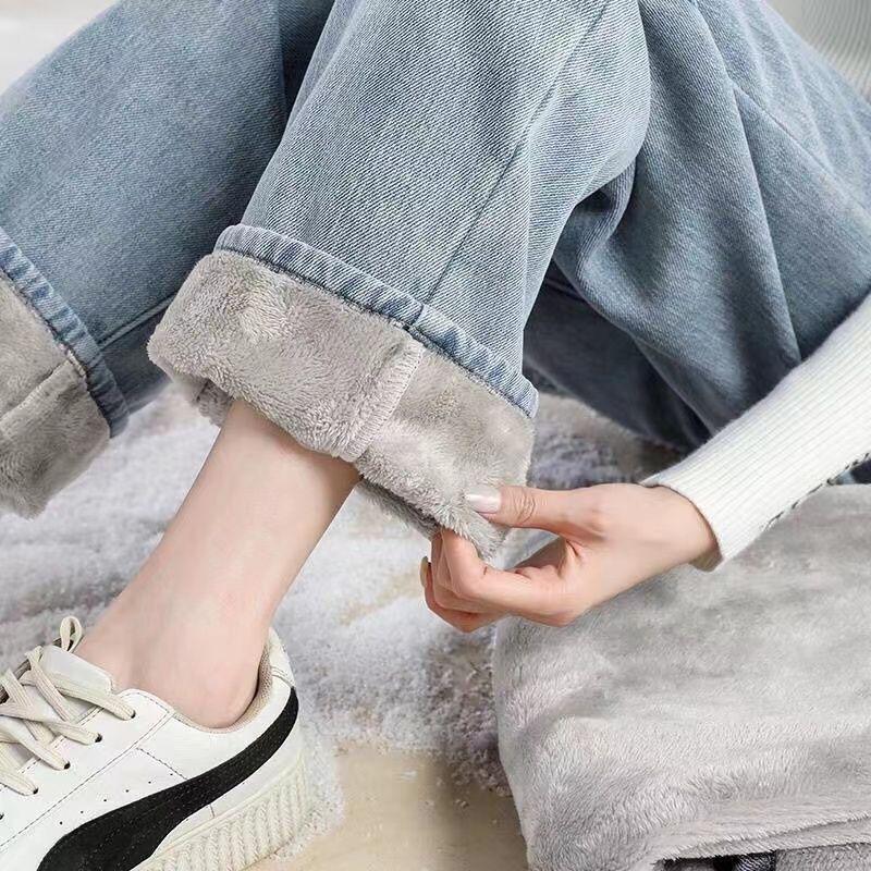 2025 Winter Women's High-Waisted Velvet Slimming Warm Wide-Leg Jeans