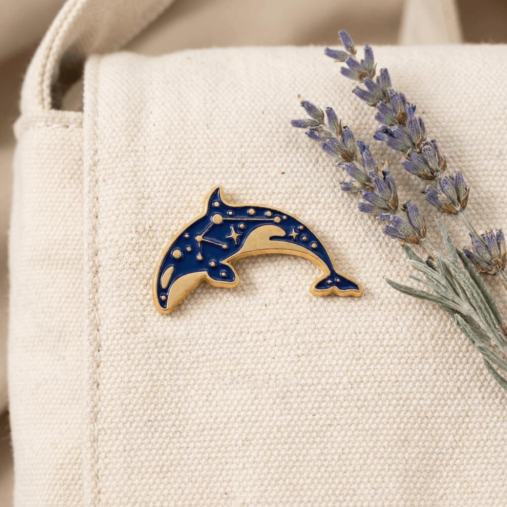 2 pcs Light Luxury Whale Dolphin Brooch Animal Vintage Whale Dolphin Badge Clothes Decoration Fish Shaped Metal Badge Female