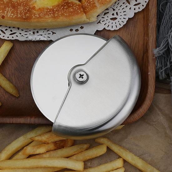 Stainless Steel Pizza Cutter Wheel Easy Cut Butter Spreader Rust-Resistant Rolling Slicer for Pies Pastries Flatbreads Essential Kitchen Baking Tool