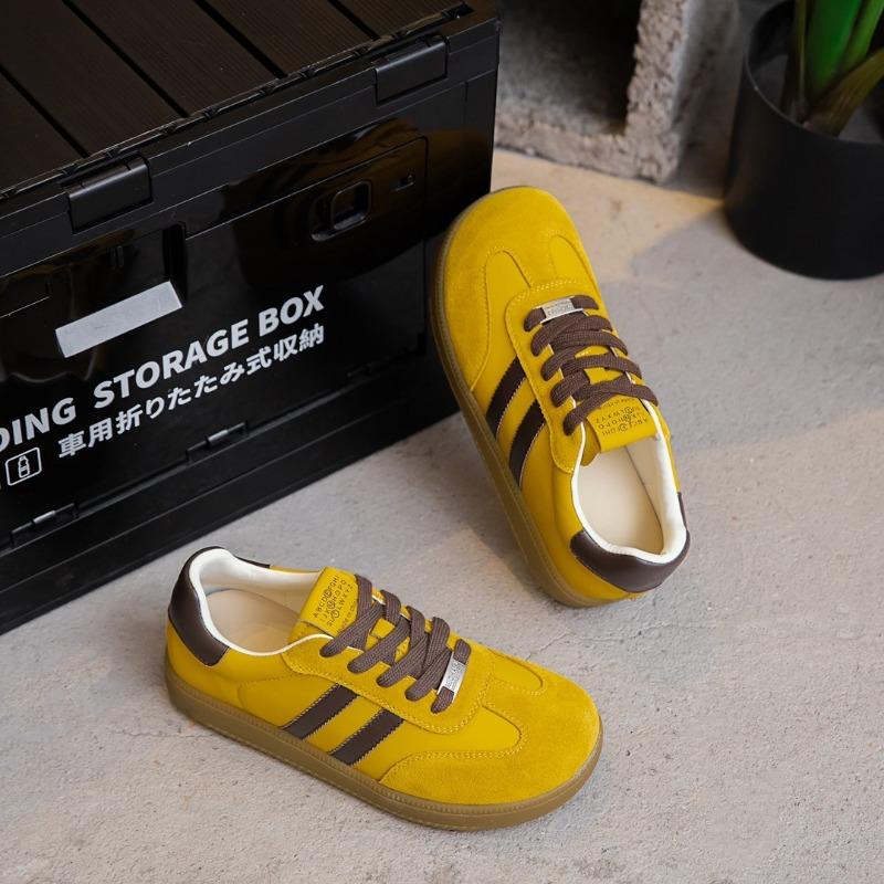 

Leather women s spring new round head lace-up soft sole non-slip and comfortable student sports and leisure board shoes 35