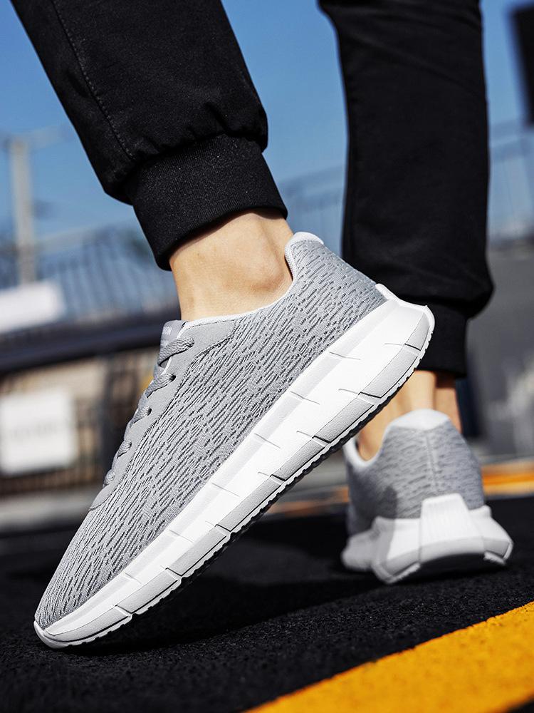 New Men's Shoes Low-top Breathable and Lightweight Running Shoes Fly-woven Mesh Lightweight Sports Running Shoes