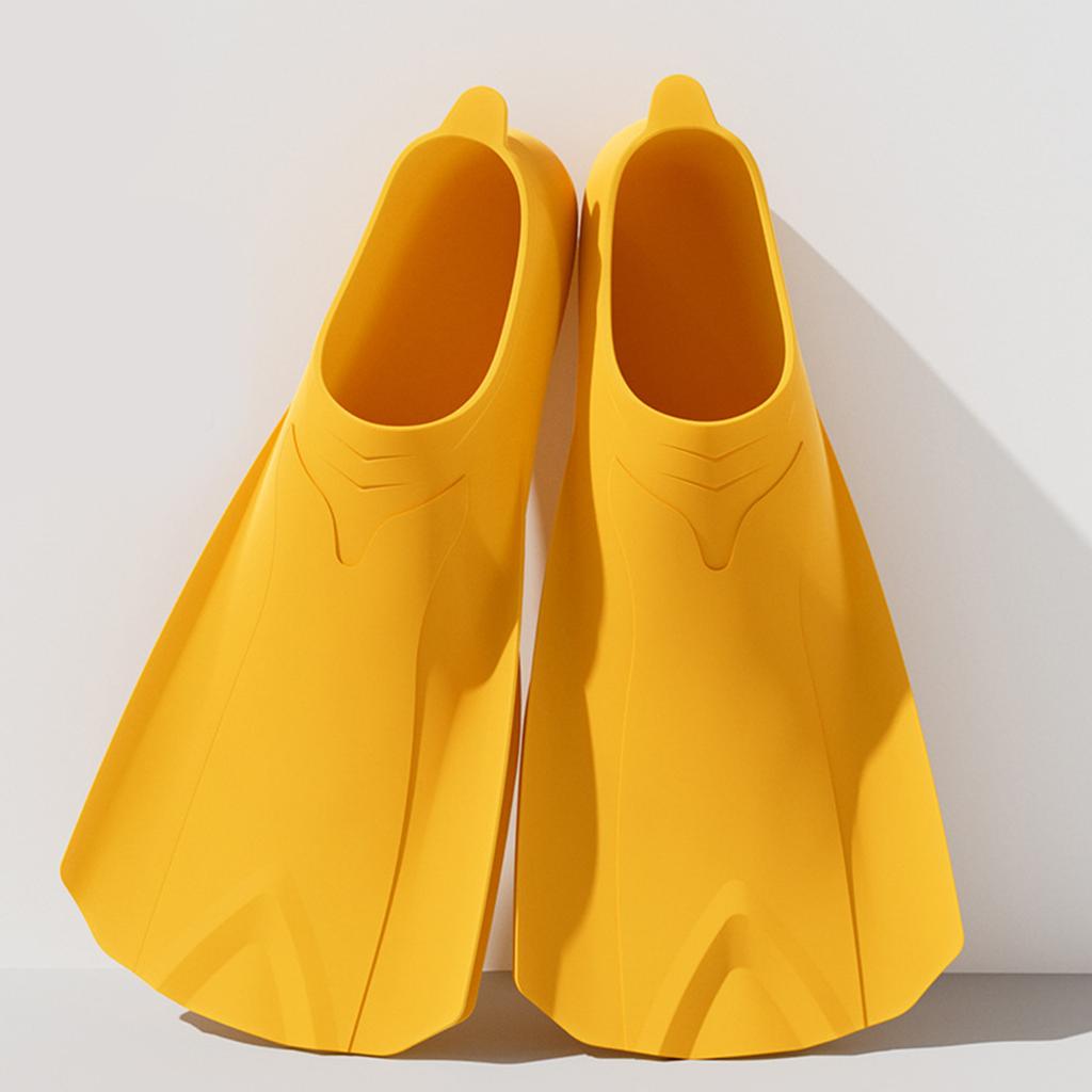 Swim Training Fins Travel Size Flippers Professional Swimming Fins Comfortable Silicone Short Flippers for Women Man