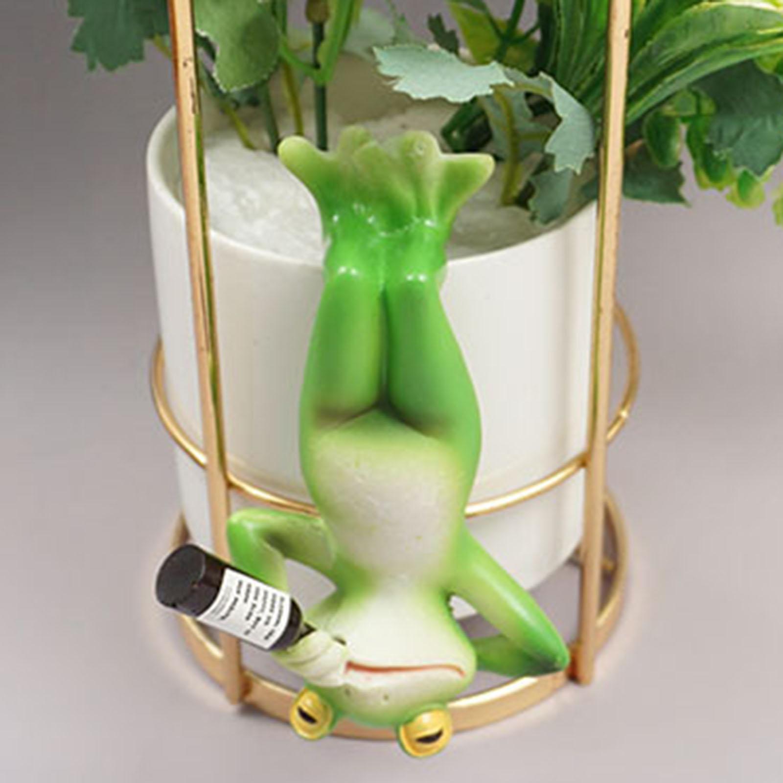 

Frog Statues Resin Ornaments Handmade Lightweight Funny Crafts Frog Drinking Beer for Garden Yard Outdoor Patio Countertop