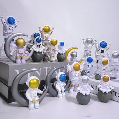 Creative Astronaut Desktop Ornament for Children's Birthday Gift or Home Decor
