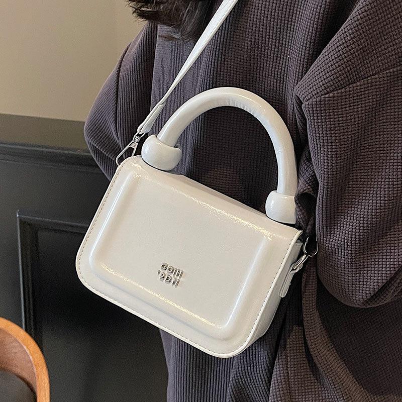 Popular Korean Simple Style Texture Portable Small Square Bag Women's Fashion Versatile Casual Cream Style Messenger Bag