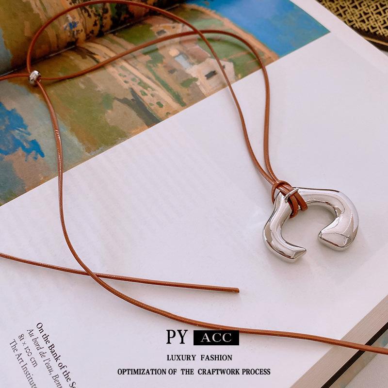 Irregular Metal Pendant Necklace - Versatile, High-End Fashion Jewelry for Women