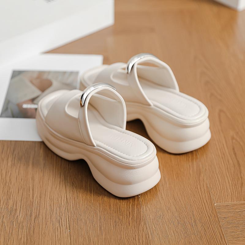 

Retro temperament literary and artistic slippers women s 2025 summer new versatile metal decorative thick heel Mary Jane cool slippers 40 бежевый