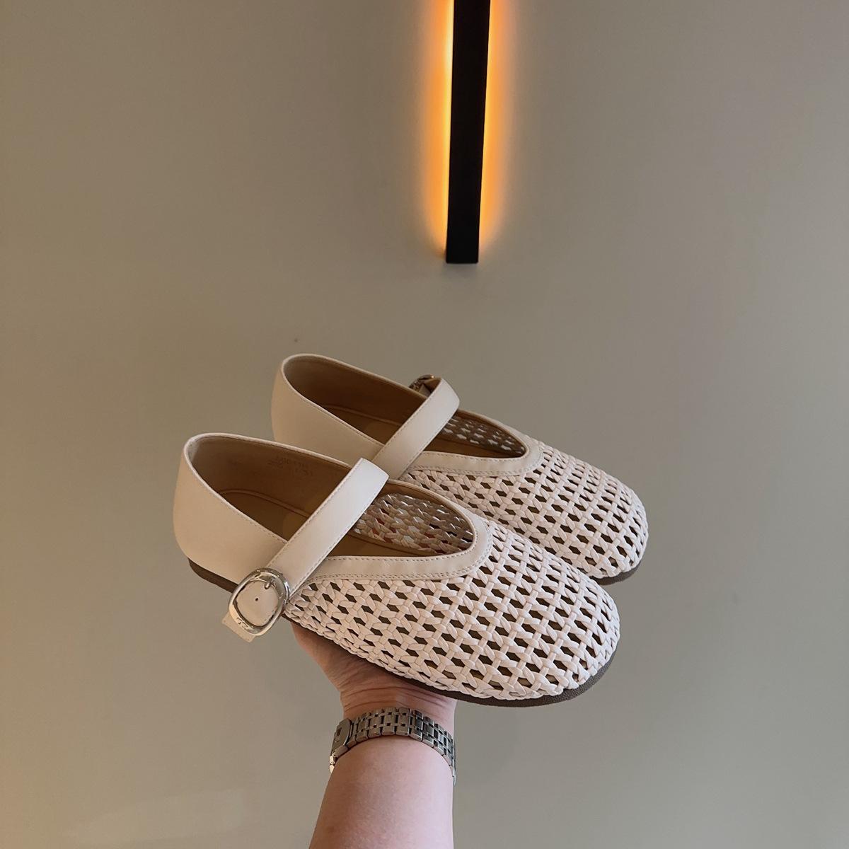 

Soft leather version~ retro bag head hollow Roman shoes women s 2025 new summer retro Mary Jane shoes hole sandals 40