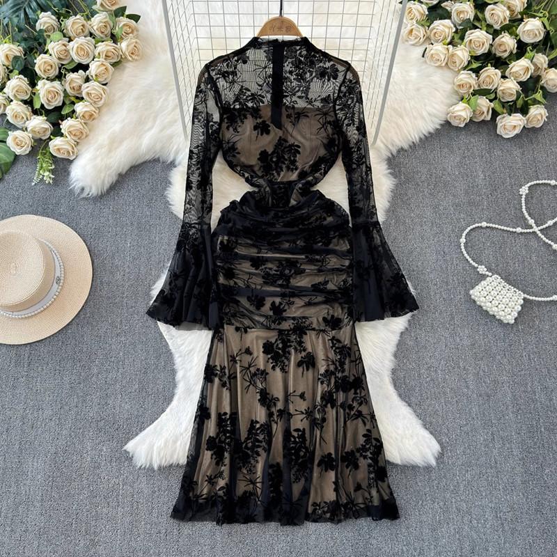 Abito in maglia sottile stampato in velluto sexy francese per le donne Abiti lunghi da banchetto a sirena in rete con maniche svasate eleganti estive