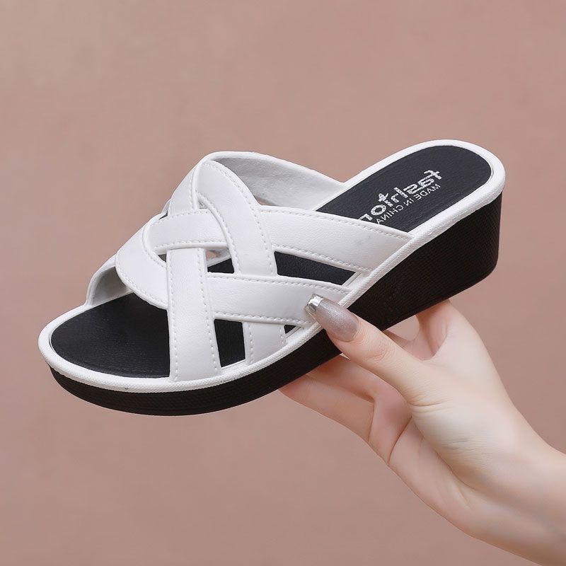 Thick Soled Slippers for Women's Summer Fashion Soft Soled Non Slip Home Slippers for Outerwear