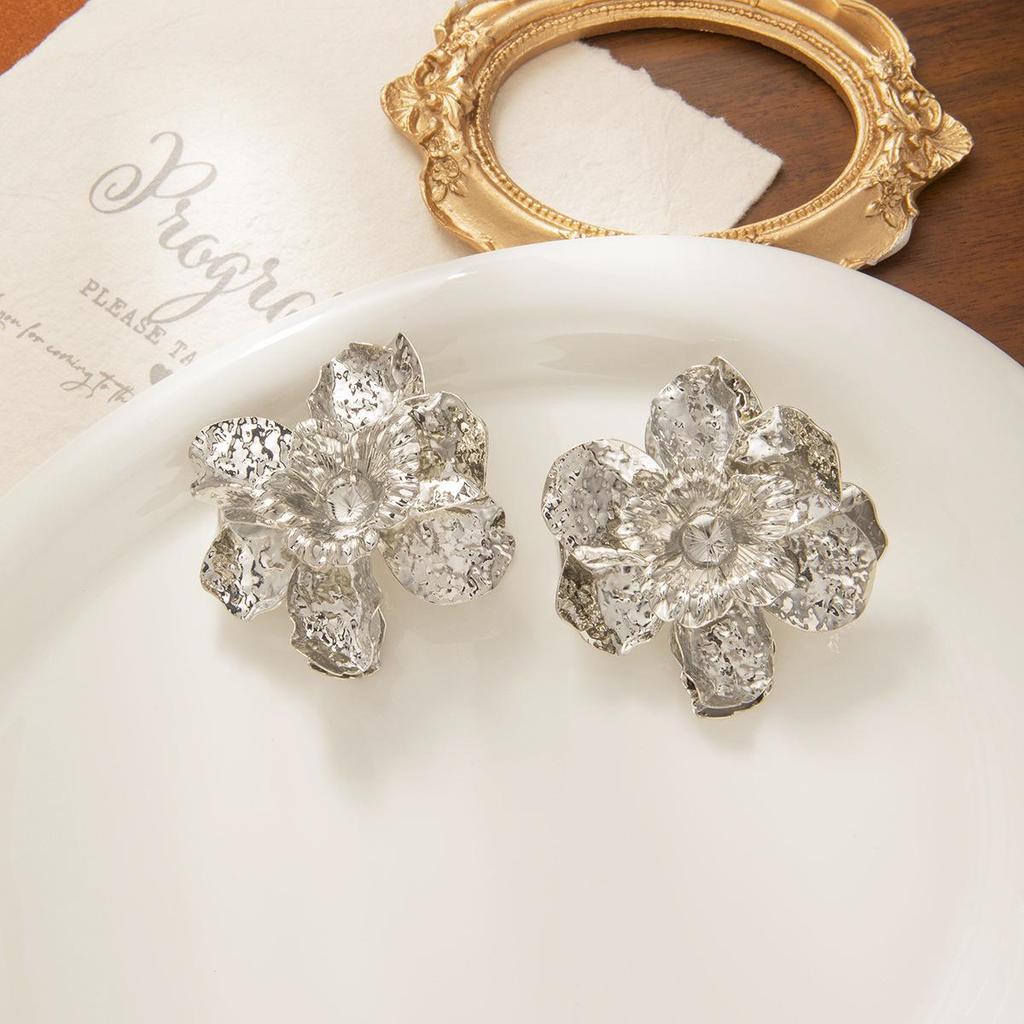 Retro Three-Dimensional Flower Metal Stud Earrings