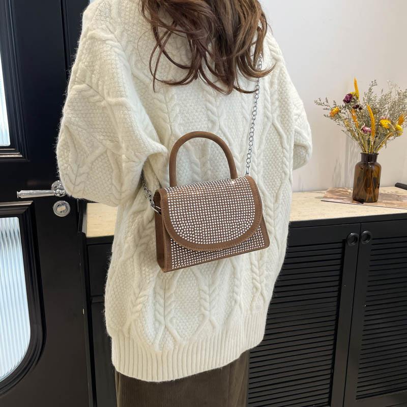Korean Fashion Pu Rivets Small Square Bag With Stitching Detail And Interior Card Slot For Casual Outings