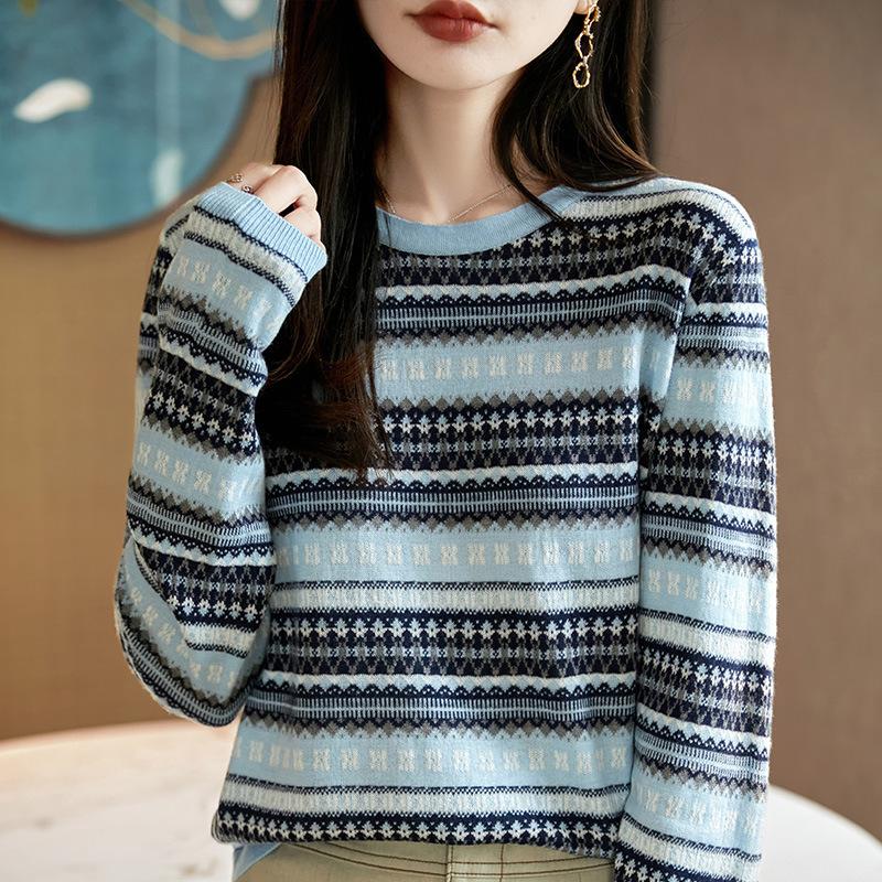 A New Retro Jacquard Round-neck Loose Striped Sweater with Ethnic Style for Women In Early Autumn