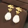 Französisch elegant retro natürlich, barocke besonder geformte Perlenohrringe vergoldet zweifarbig 925 Silbernadel atmosphärische Ohrringe für Frauen