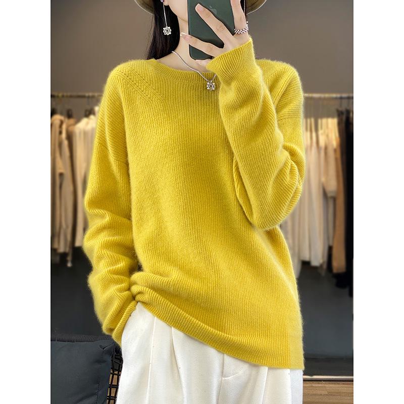 Women's Slimming Wool Pullover Sweater - Loose Knit, Versatile Autumn/Winter Base Layer, Solid Color, Round Neck.