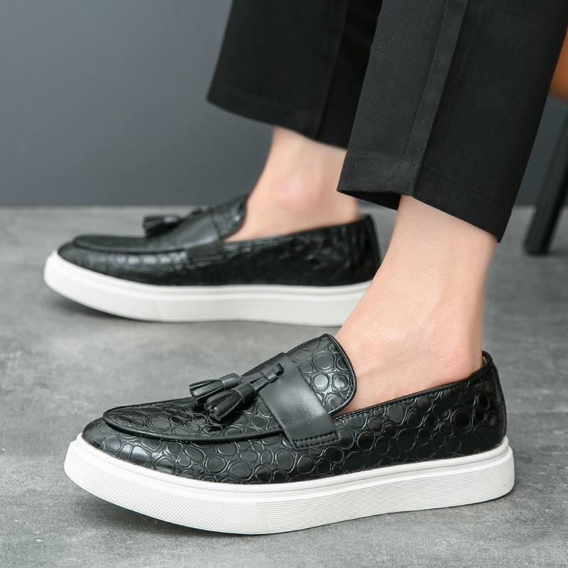 Trend 2025 Nové Luxusní Pánské Nazouvací Mokasíny s Třásněmi Volnočasová Kožená Obuv Pánské Pohodlné Tenisky Tenis Masculino Zapatos Hombre