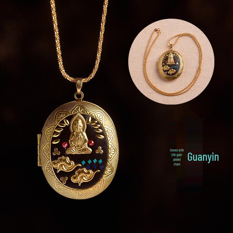 

Вайрочана Желтый Тибетский Амулет: Латунное колье-подвеска в виде коробки с полым дизайном Джамбхалы и Авалокитешвары