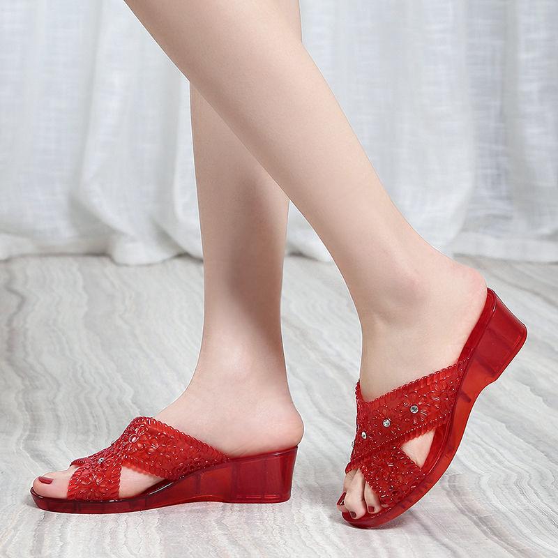 Anti Slip Slope and Crystal Jelly Thick Soled High-heeled Sandals for Women's Summer Outdoor Wear Fashionable and Versatile Transparent One-piece Mop
