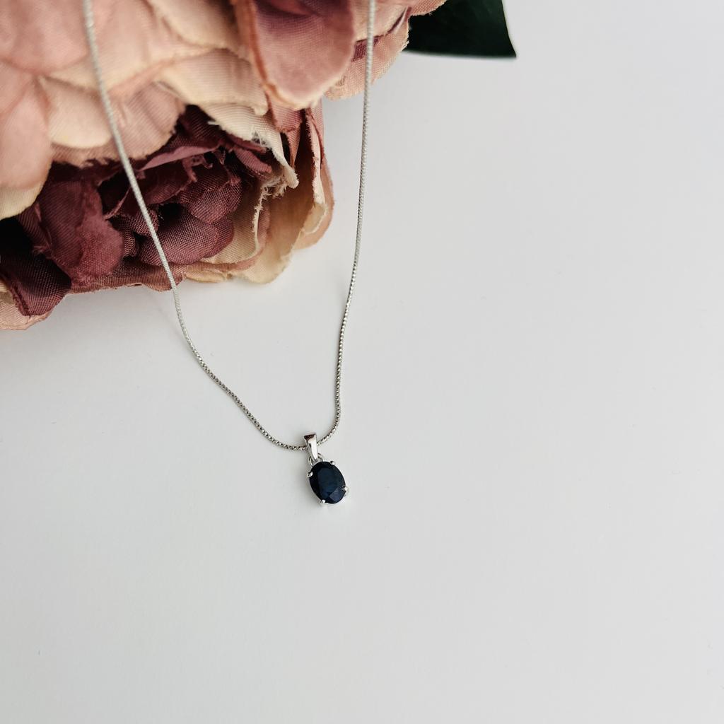 Silverhänge med 1,41ct safir (2104780)