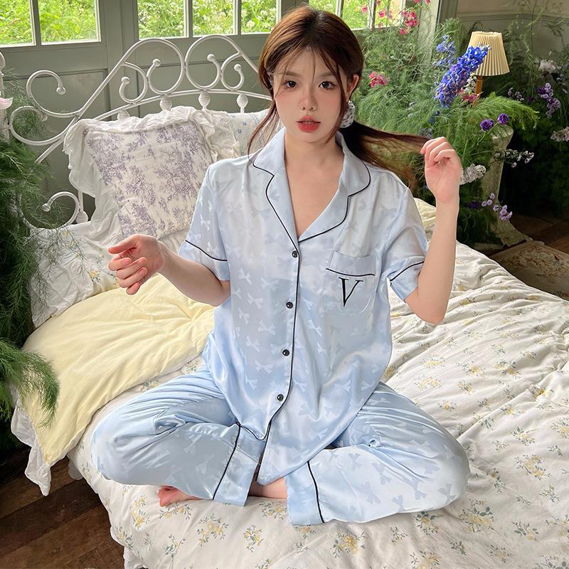 New pajamas women's summer ice silk short-sleeved trousers cardigan high-end silk can be worn outside loungewear suit