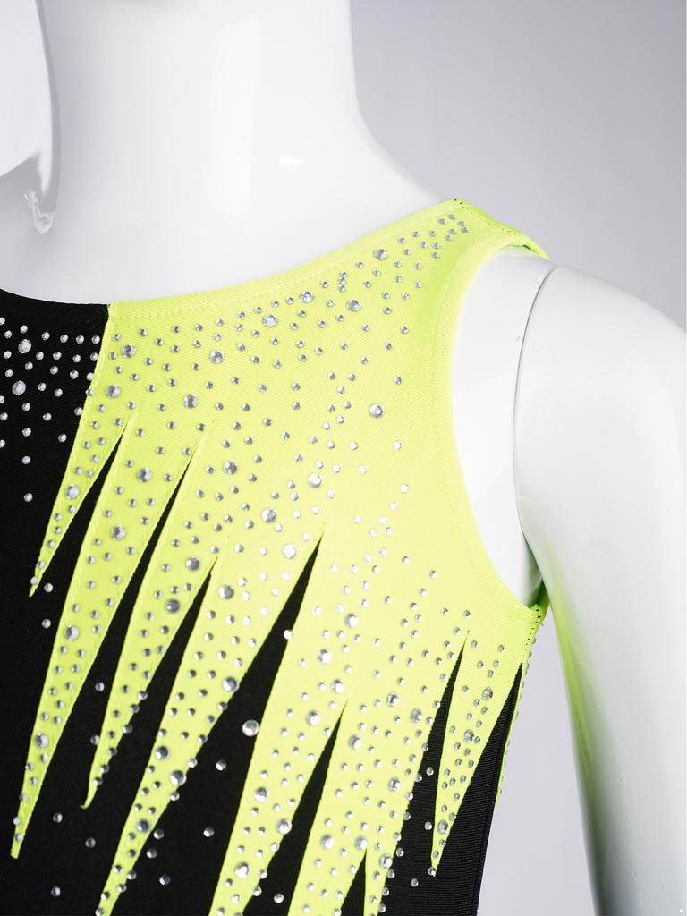 Mädchen Rhythmische Gymnastik Turnanzug Ärmellos mit glänzenden Strasssteinen Kontrastfarbe für den Wettkampf