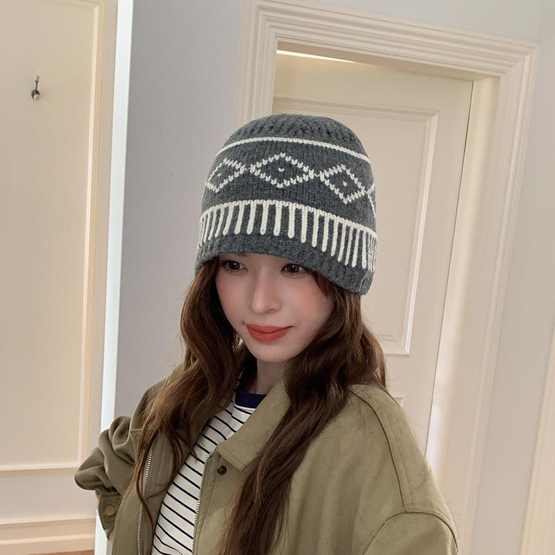 Jacquard Rhombus Plaid Fisherman Hat Autumn and Winter Warm and Versatile Color Block Knitted Woolen Hat for Women with Large Head Circumference