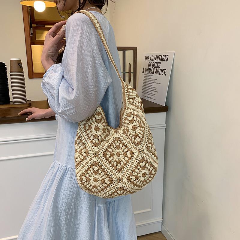 Large capacity bag women's new versatile woven straw bag seaside vacation bag shoulder messenger bag