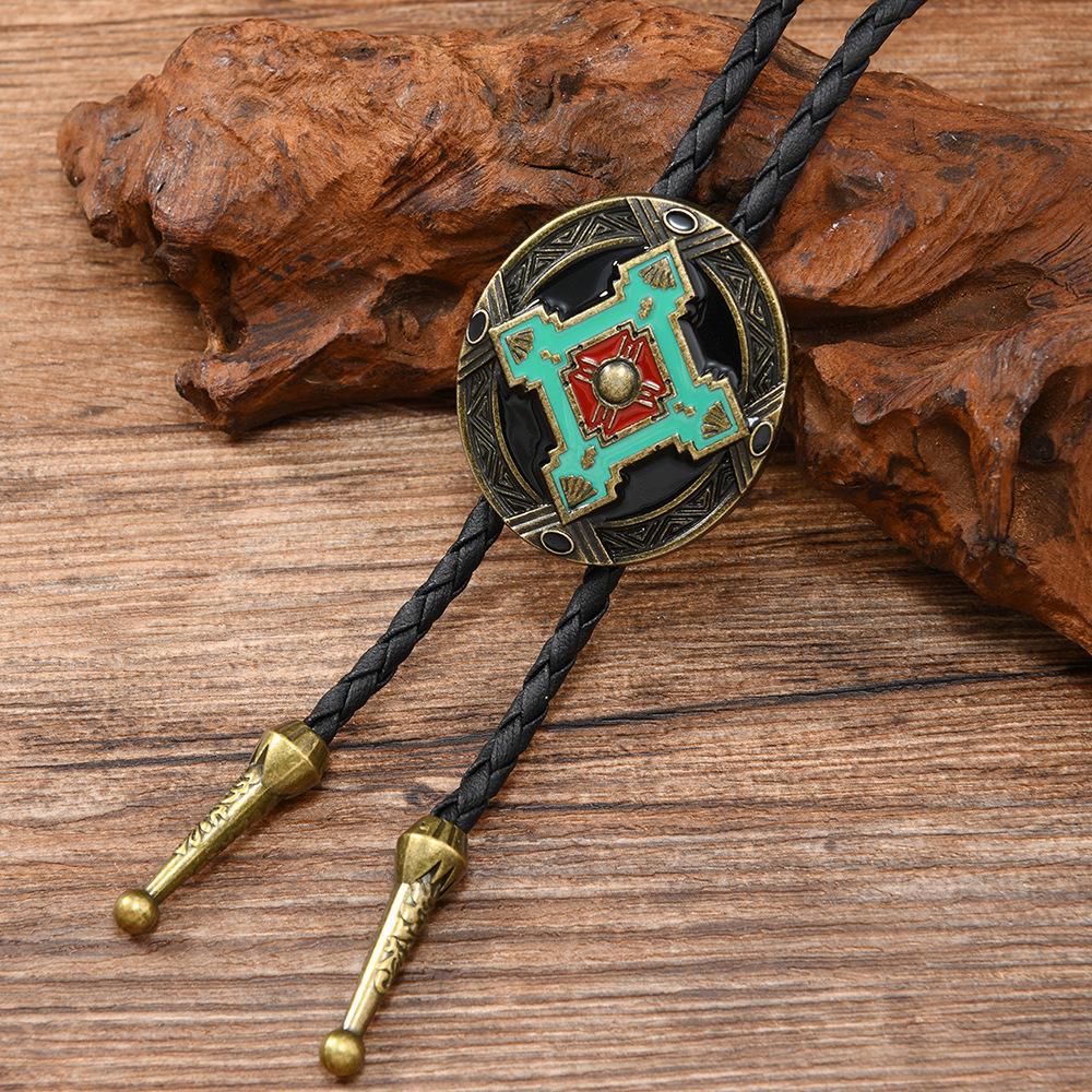 Europäische & Amerikanische Legierung Runder Anhänger Indisches Totem Bolo Tie Halskette