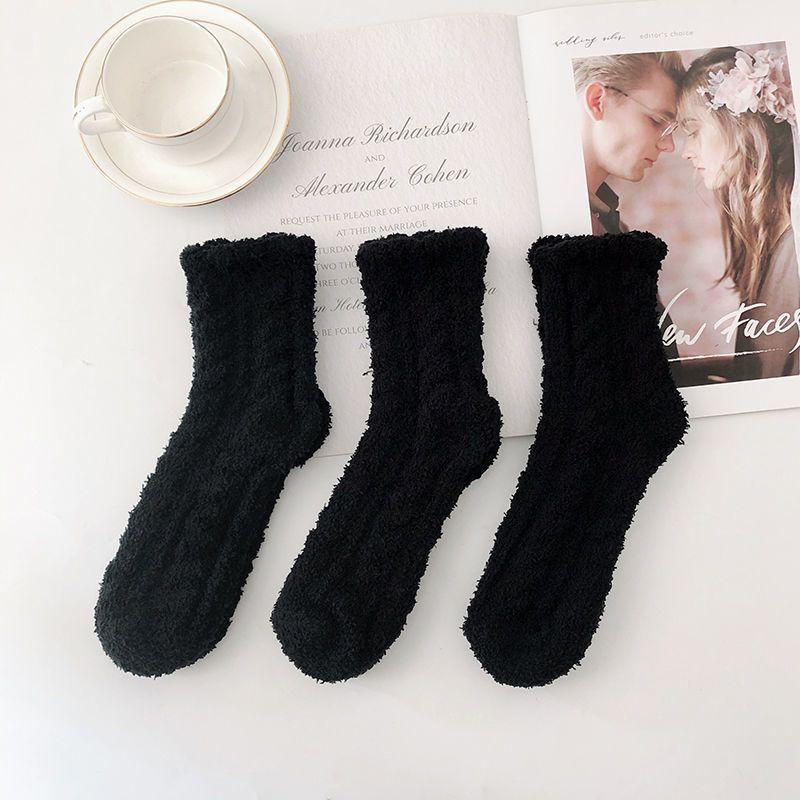 

Женские осенне-зимние толстые махровые однотонные милые носки до щиколотки для дома, теплые для пола 1 pair чёрный
