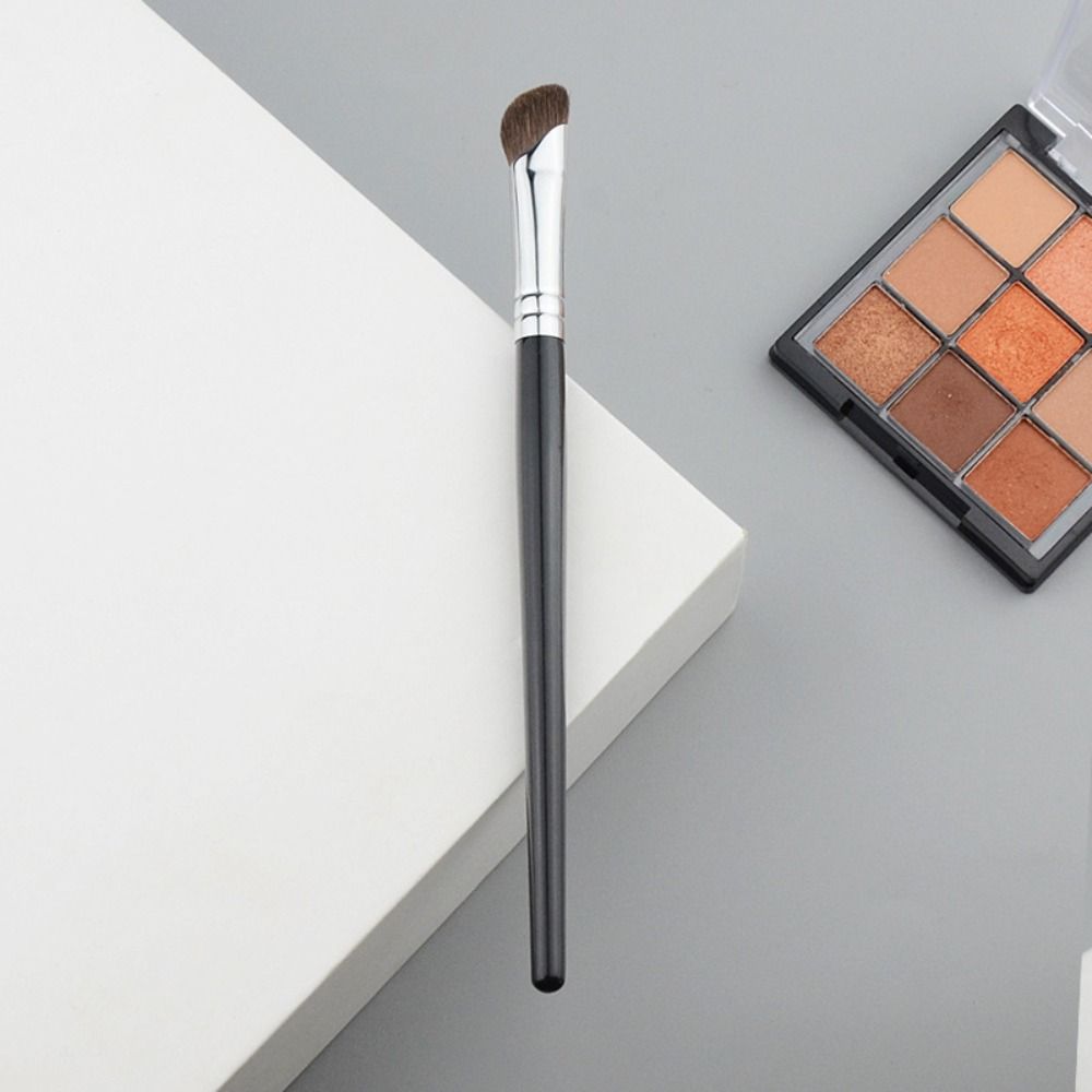 Concealer Brush Cosmetic Face Bronzer Angled Contour Brush Nose Shadow Brush Sickle Makeup Brushes