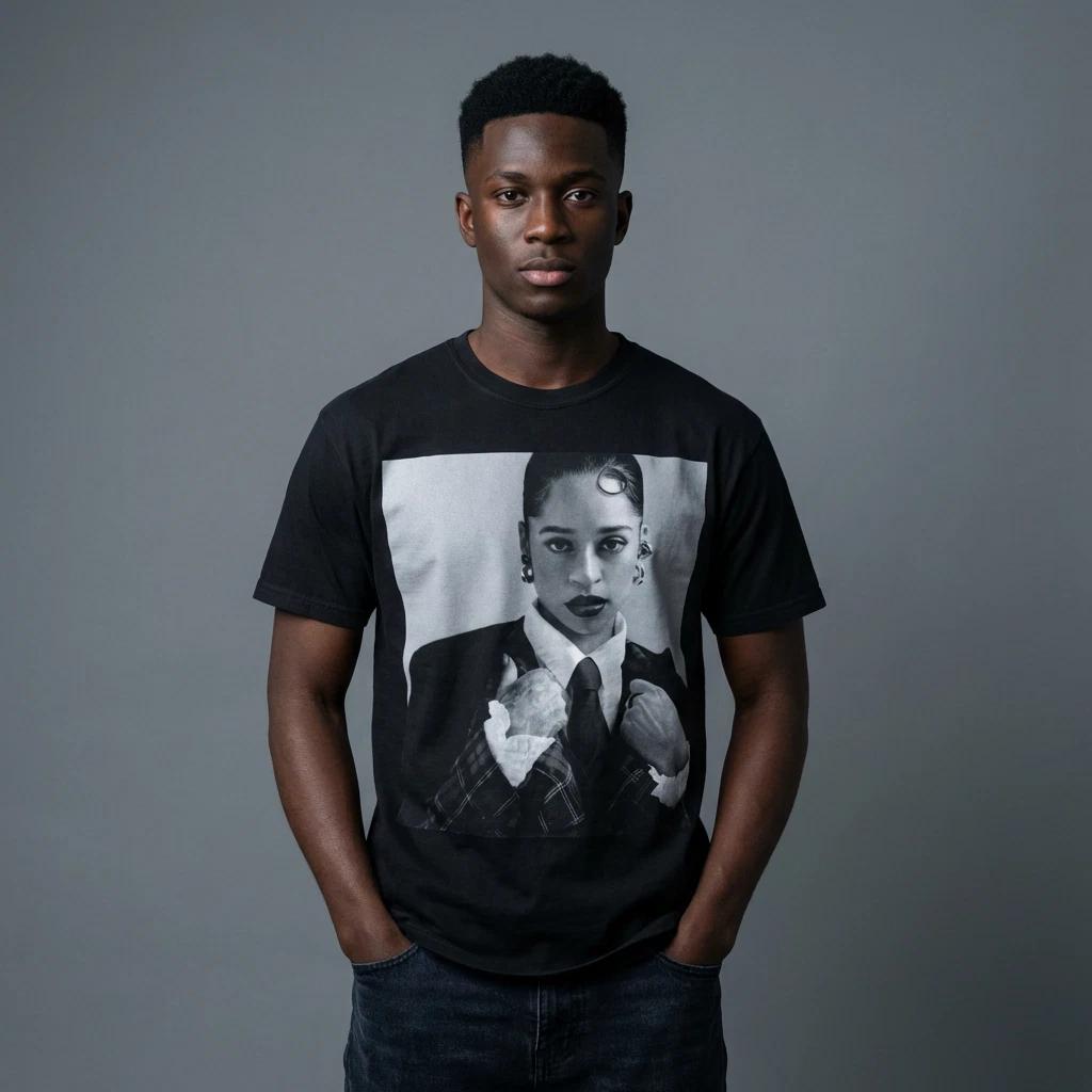 Ella Mai black and white portrait T-shirt S