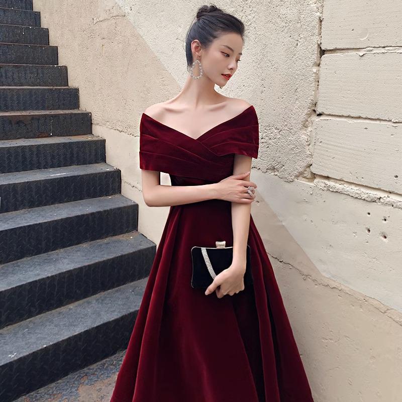 

Women s Plus Size Black Off-Shoulder Slimming Evening Gown for Summer 2026 XXXL