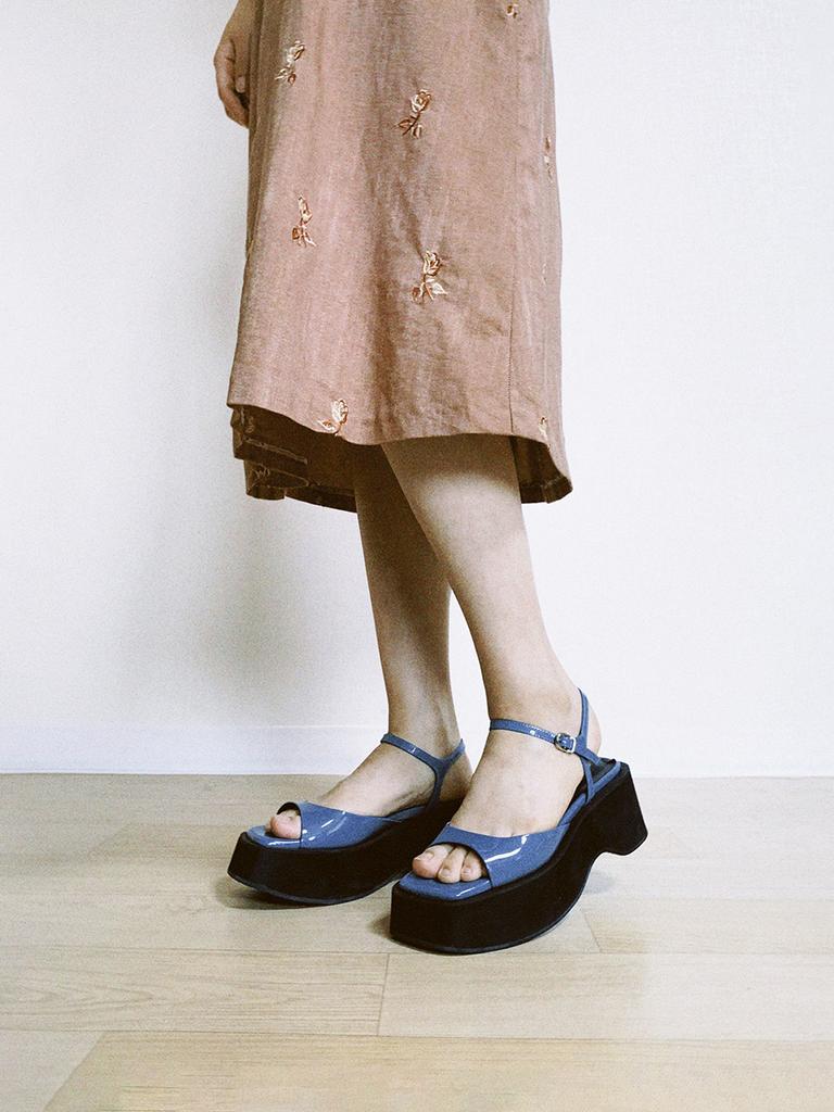 Circle Essential Platform Sandals (Steel Blue)