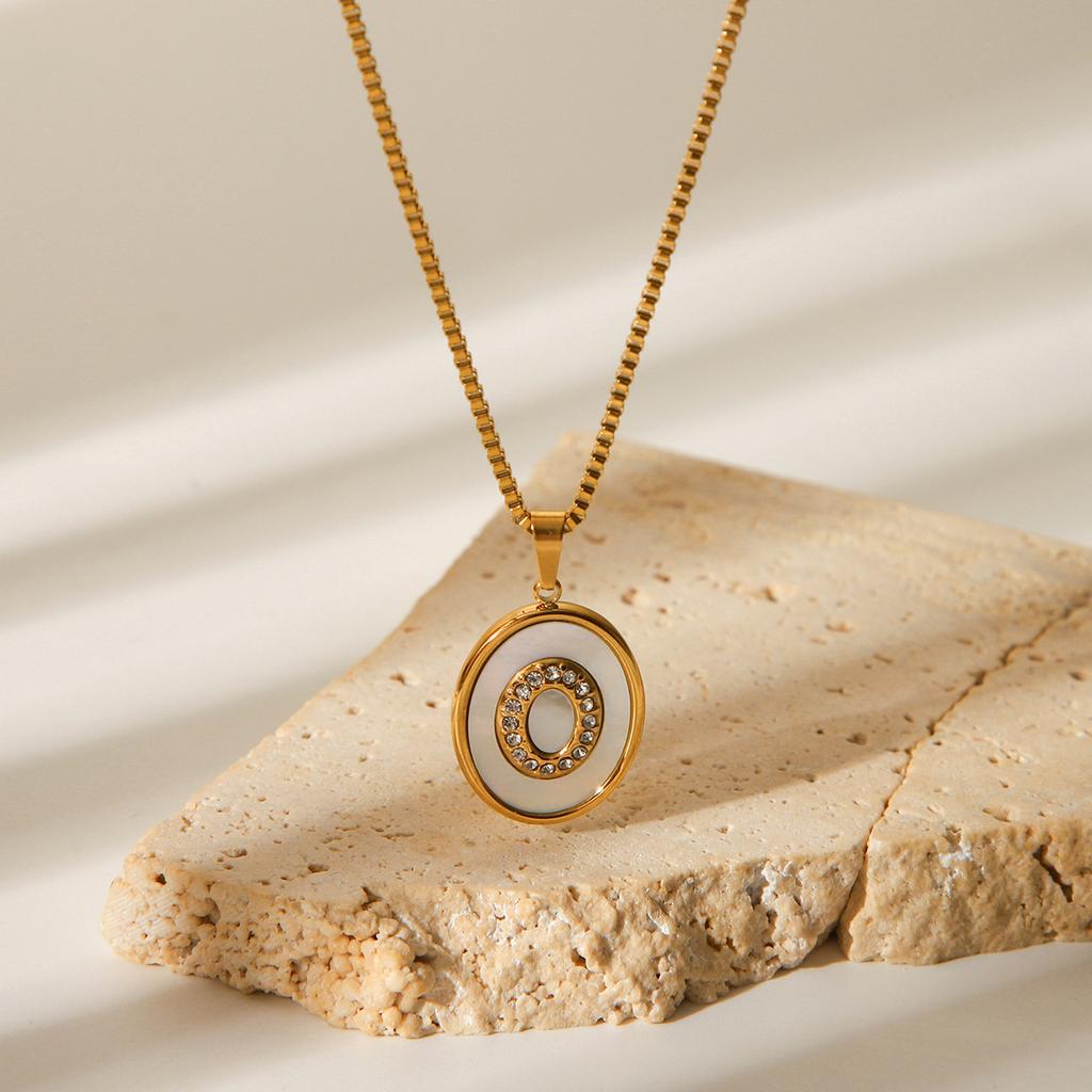 New 18K Gold Stainless Steel Diamond-Encrusted Necklace with White Shell, Non-Fading Versatile Necklace, Titanium Steel Jewelry