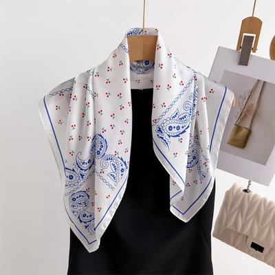 Accessoires – Schals & Tücher