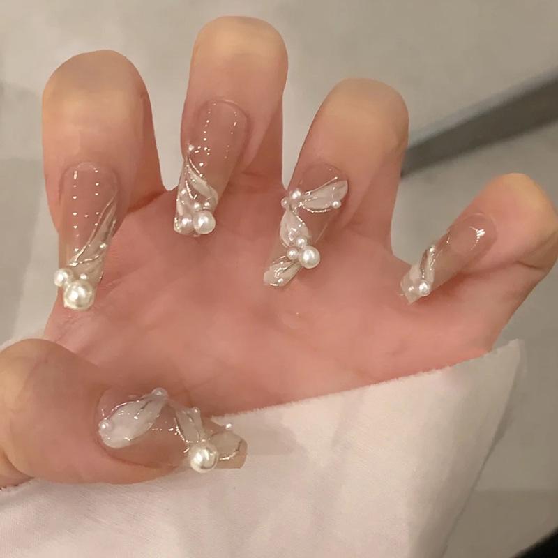 

Носимые накладные ногти в стиле «Бриллиант» - Чистая девушка Отбеливающие Ледяные Полупрозрачные Glue Kit