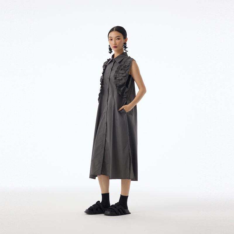 2026 Summer Japanese Retro Dark Pleated Sleeveless Dress – Slimming, Individual, Long